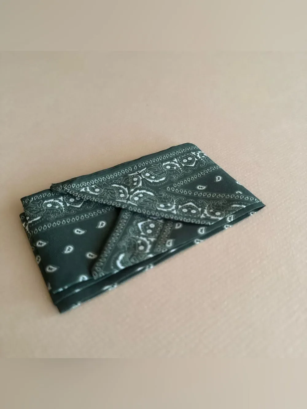 Green Paisley scarf M1594